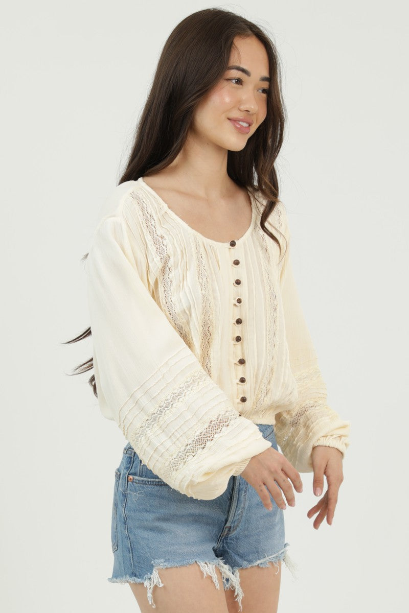 EYELET BUTTON FRONT TOP