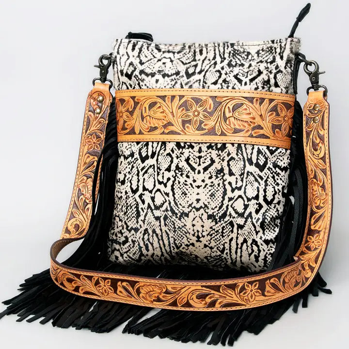 FARA MESSENGER BAG