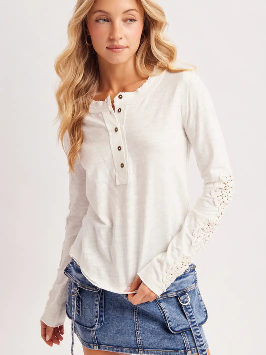 HALF BUTTON TOP