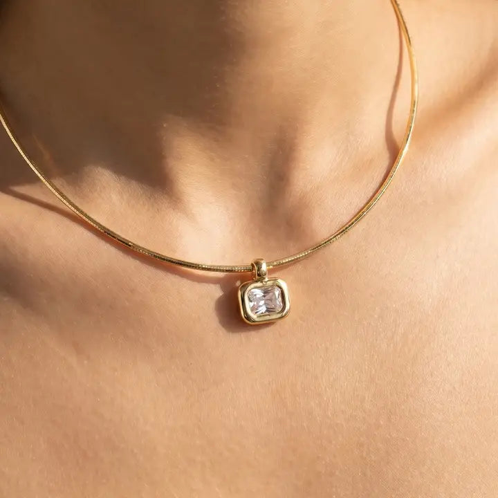 PENDANT NECKLACE