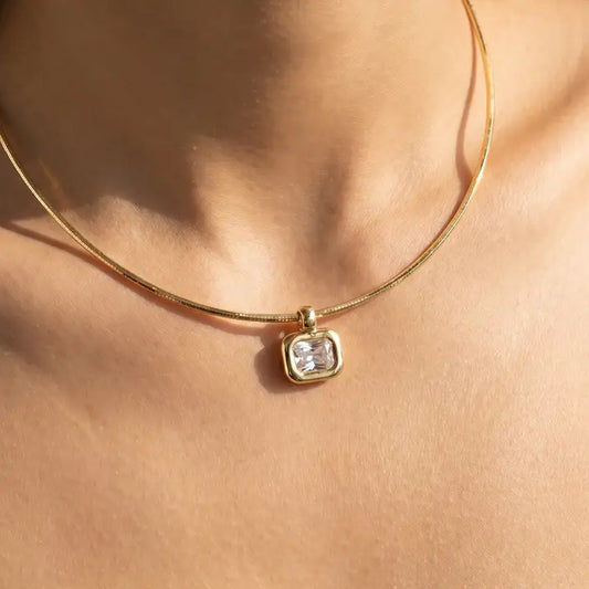 PENDANT NECKLACE